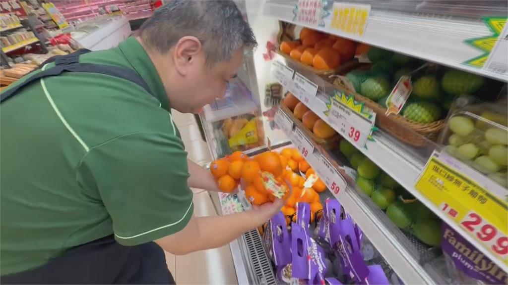 噁！剖椰子發現汁液黏稠如鼻涕　消費者控超市品管差