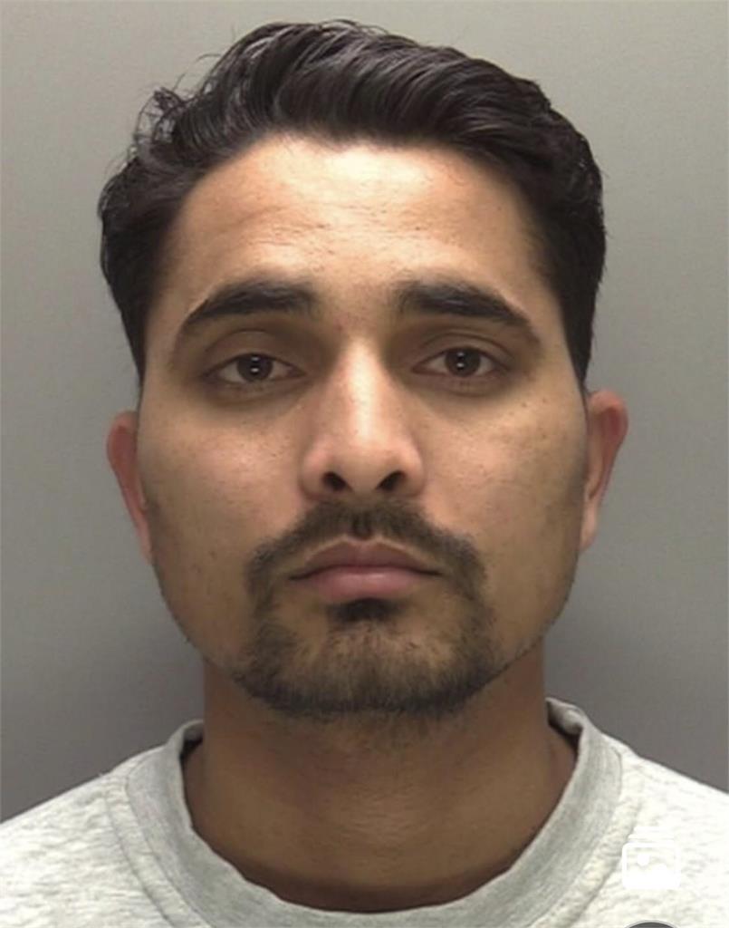 外送員搭訕正妹顧客要IG！事後竟折返「闖屋侵犯」還傳訊喊：Hey我很抱歉