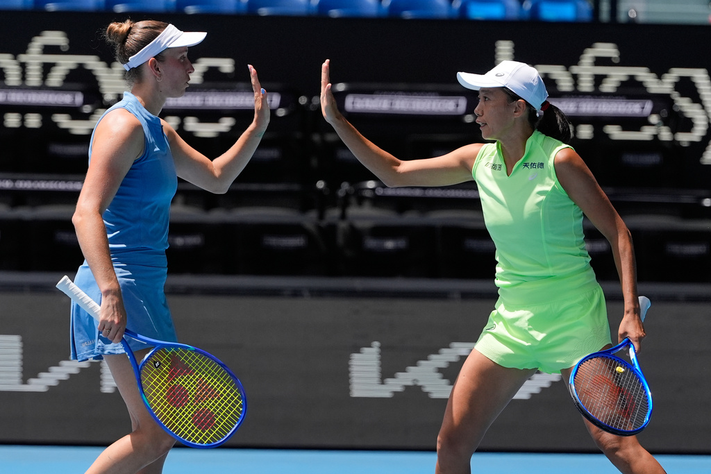 澳網(影)/謝淑薇前搭檔澳網奪冠!梅騰絲和張帥首度合作封后將重返世界第一