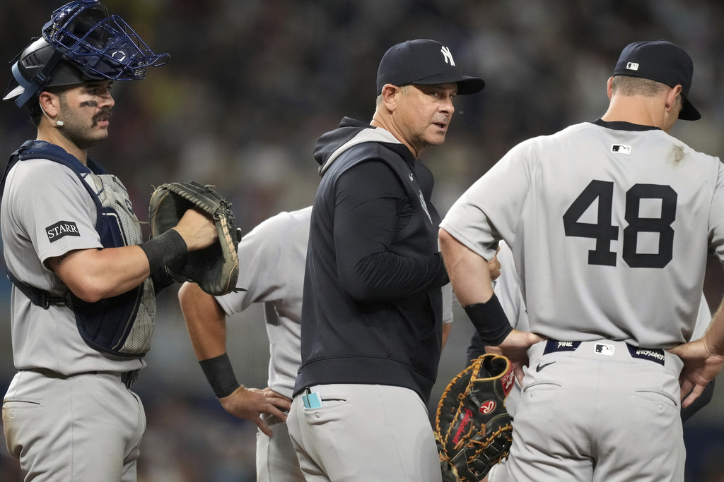 MLB(影)/洋基再度發生跑壘失誤! Chisholm判斷錯誤導致被雙殺