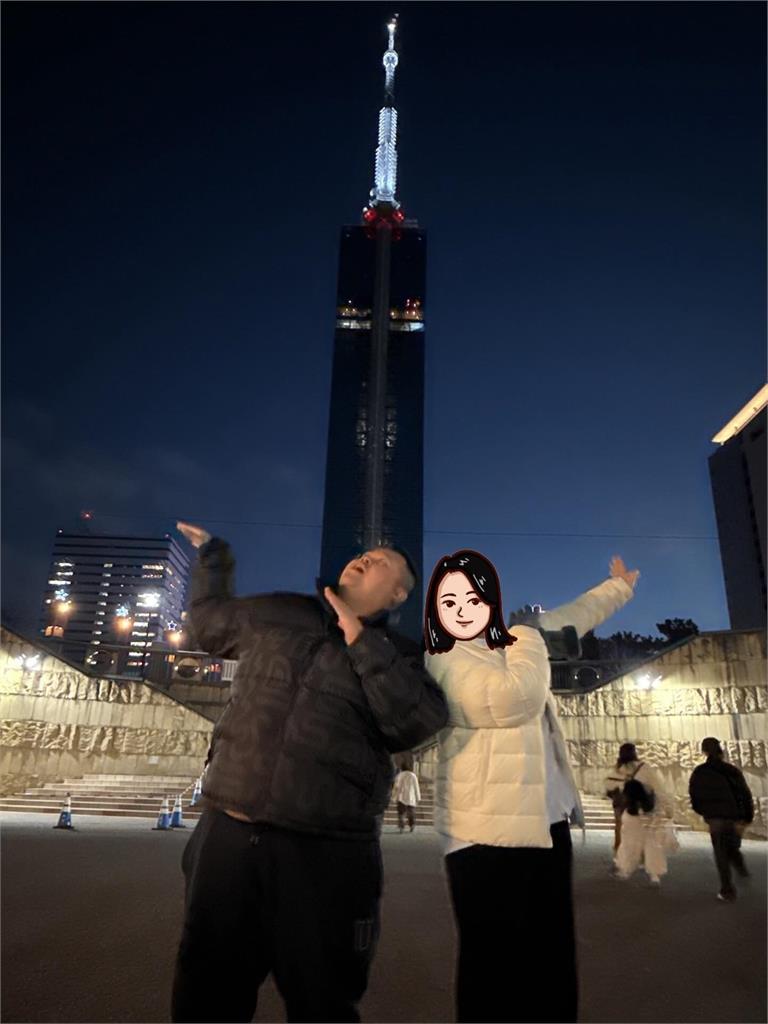 日本現蹤「黑白配情侶」竟是大蛇丸！全被拍「私下互動」他甜認：好舒服