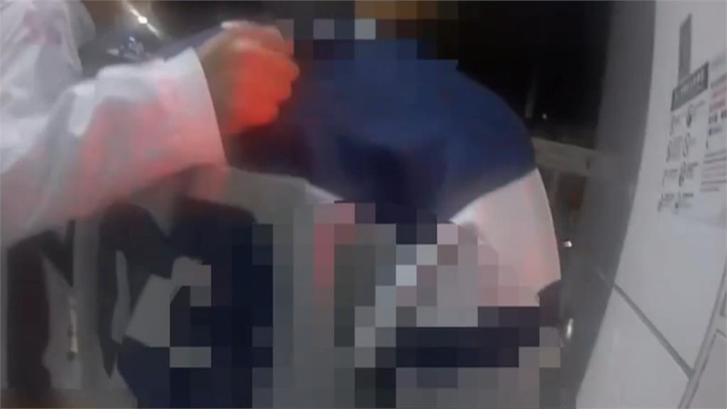 有詭?男把包包交給女友竟藏毒 女通緝犯落網哭求也沒用