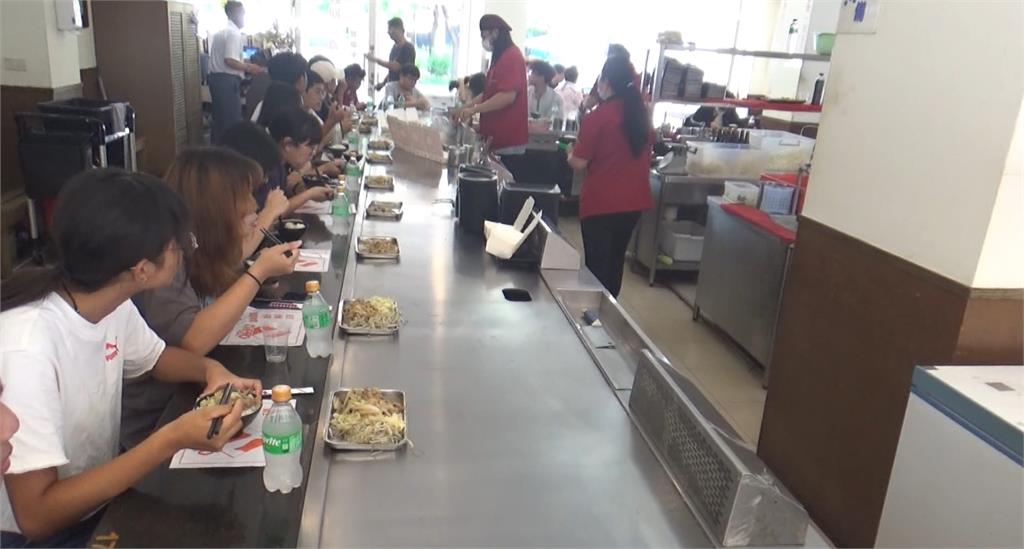 會考大進步! 彰化埔心國中校友招待23人免費吃鐵板燒