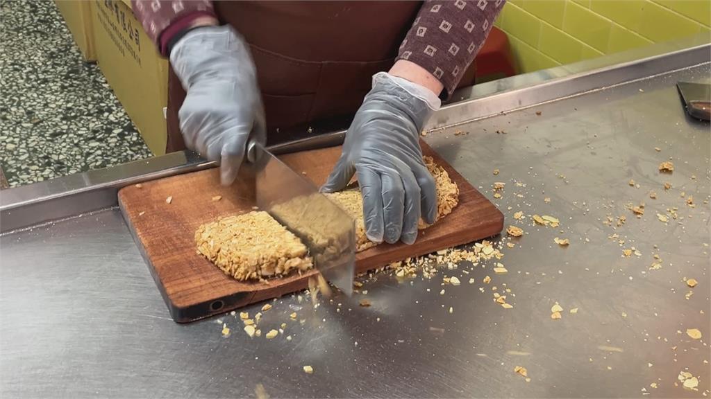 知名花生糖店休19天後開賣! 掀年前搶購潮.祭限購令