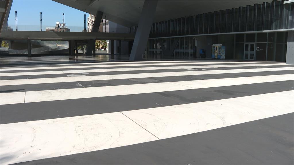 士林北藝中心成乳酪起司　議員：千瘡百孔　修補很醜