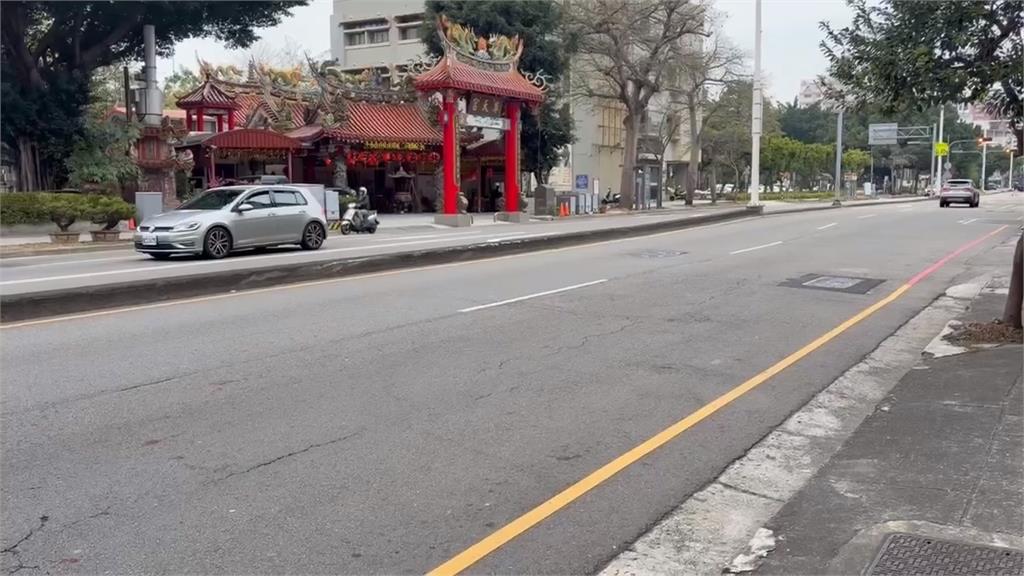 疑債務糾紛！賓士遭砸「車窗全碎」　警已鎖定涉案相關人員