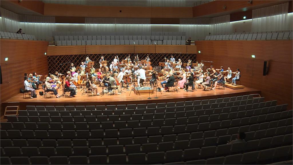 指揮家莊東杰率團9月來台演出　獨家開箱德國波鴻交響樂團駐地音樂廳
