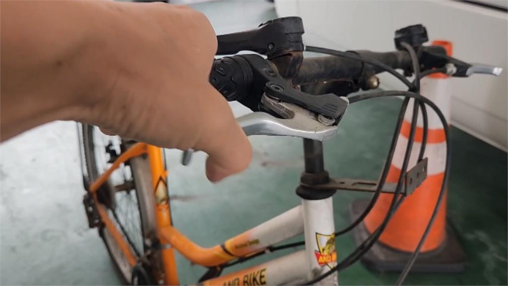 路不平?煞車不慎? 彰化女子騎單車突慘摔