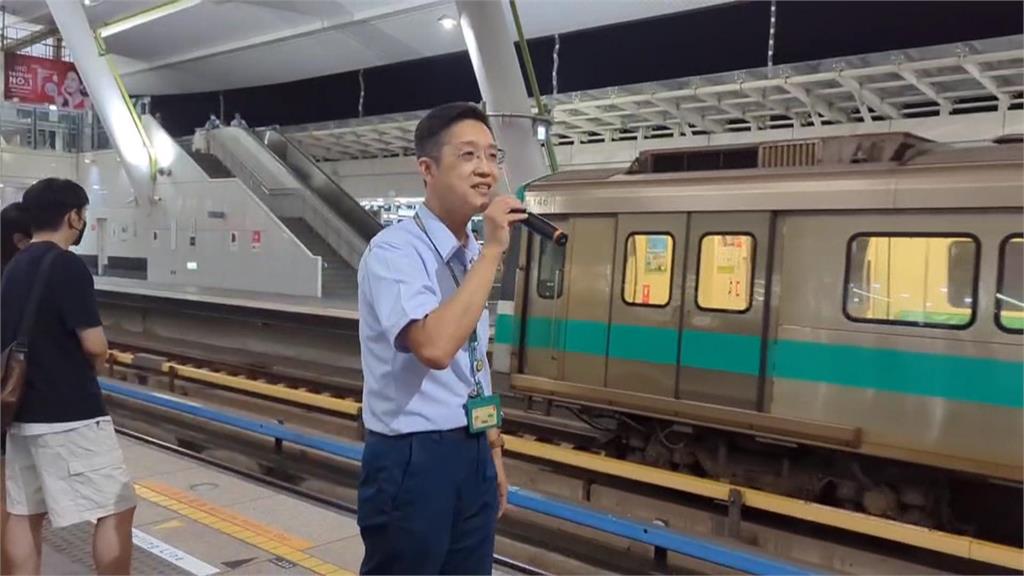 Coldplay唱完搭捷運還有驚喜 高捷站長月台當演唱會舞台!旅客喊安可