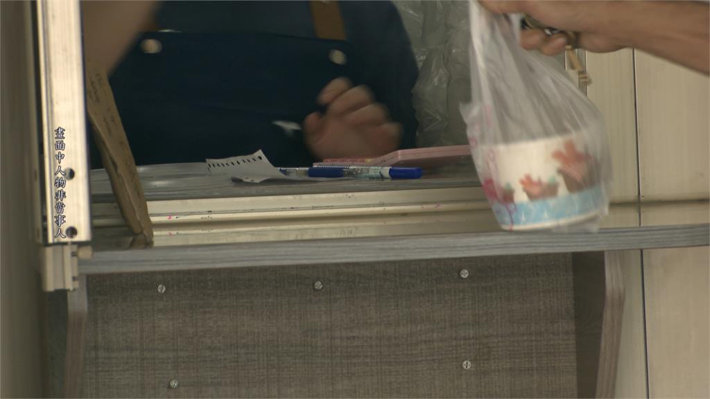 上個客人外帶忘拿走錢包 婦順手牽羊被逮竟嗆「沒人要拿走有錯嗎」