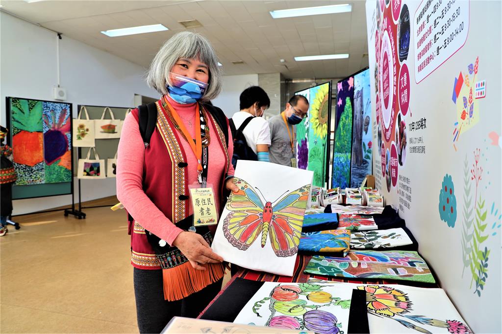 「原」力十足!耆老原創畫作成果 美力應用增添生活質感