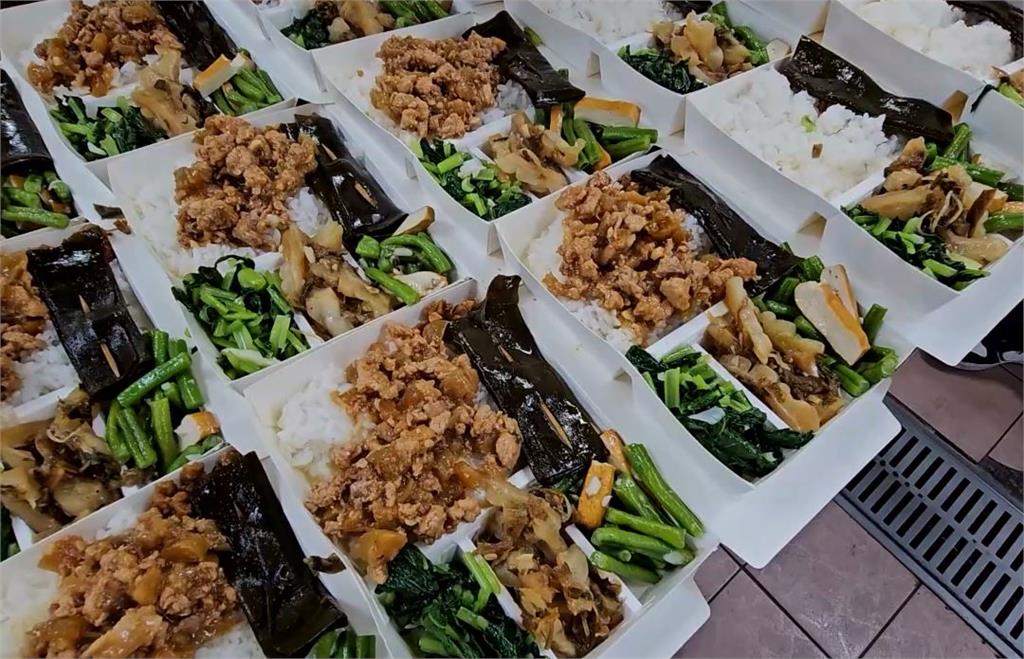 颱風天便當外送費「1份＋$50」累加計算！店家「挨批」委屈問：這樣很過分？