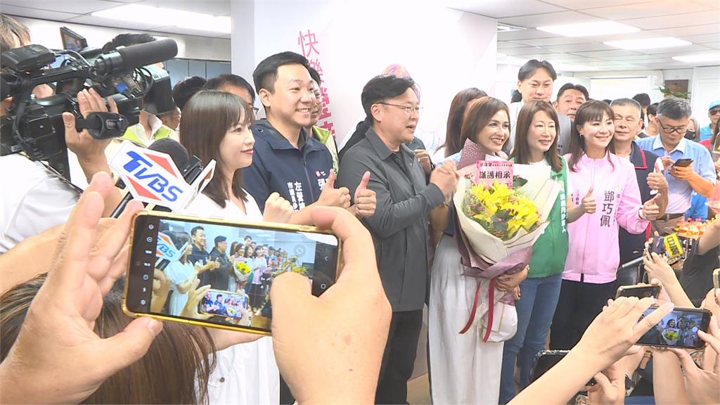 邱議瑩拚高雄市長初選成立競辦 趙天麟現身:要當邱議瑩的超級啦啦隊