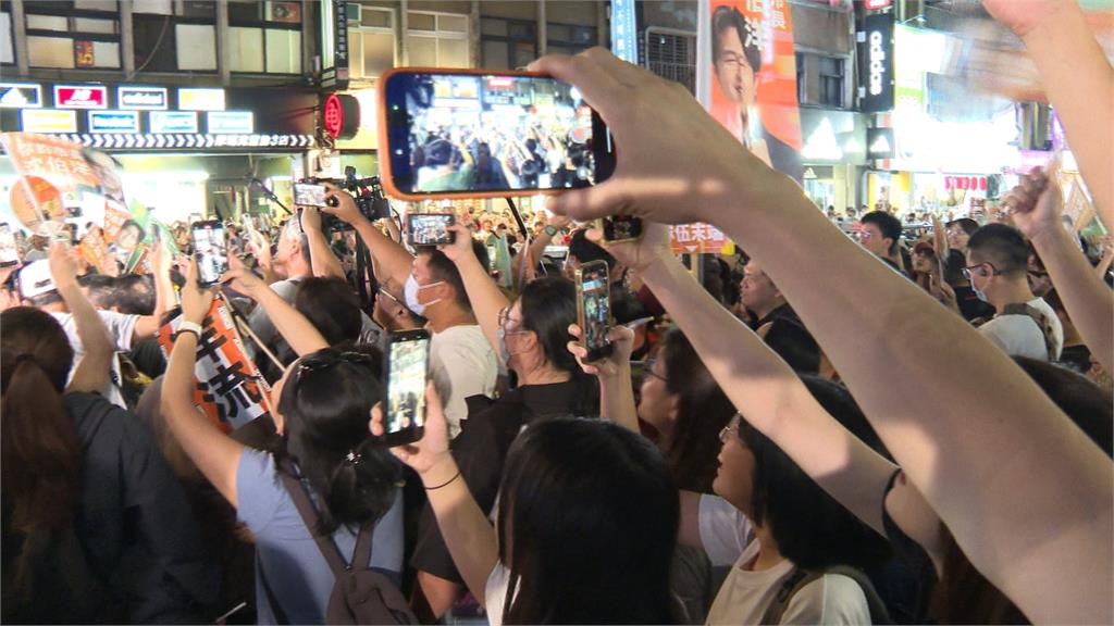 洋流席捲公館!沈伯洋回母校台大掃街 高人氣破除動員謠言