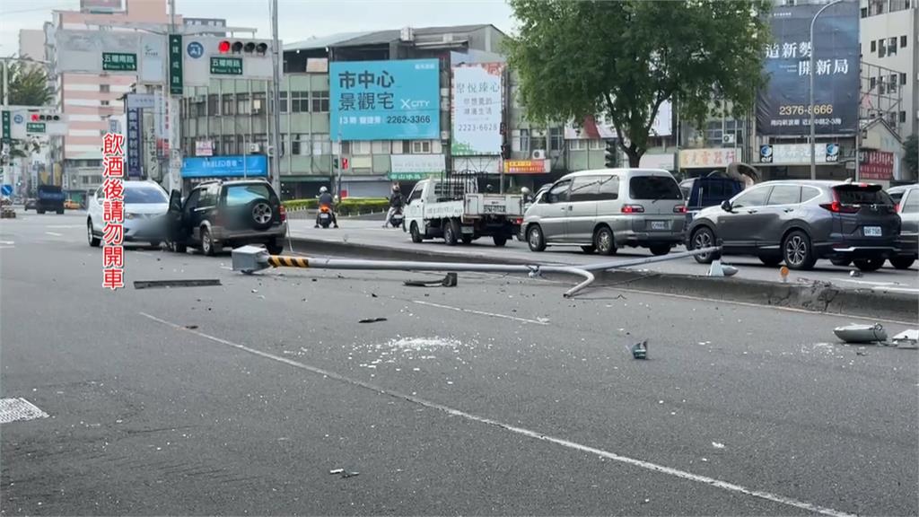 台中又爆酒駕! 男子撞斷燈桿 衝對向再撞休旅車