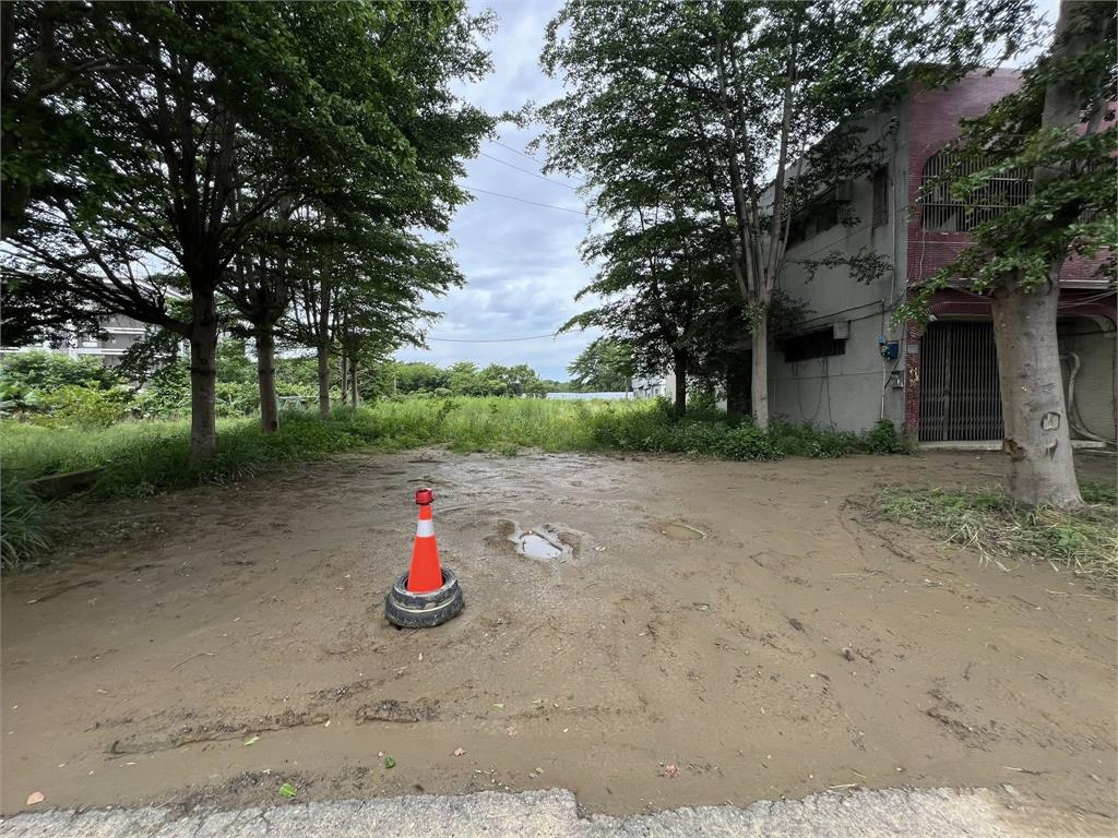 快新聞/柯文哲新竹農地近況曝 議員:雜草都長得比芭樂樹還高了