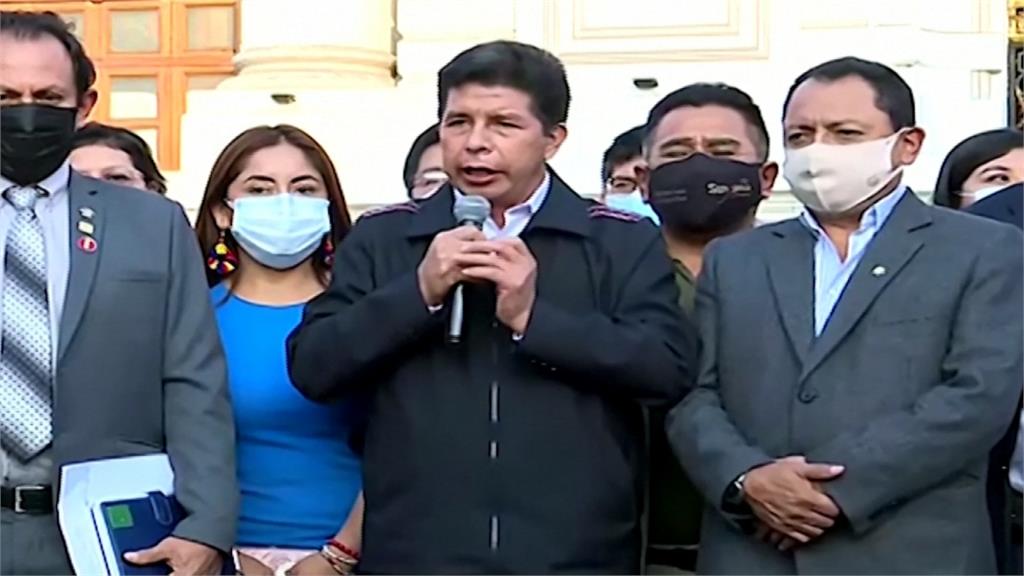 高油價+通膨　秘魯多地爆示威　總統取消宵禁