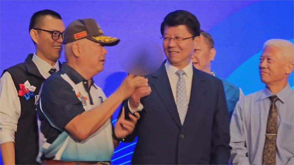 謝龍介造勢「舉槍」！律師傻眼酸「台南要變慶記之都？」他怒轟國民黨鼓吹暴力