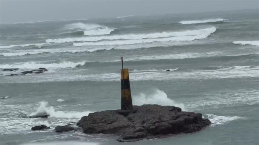 鳳凰颱風逼近！澎湖今停班課　估最強瞬間陣風達十級以上