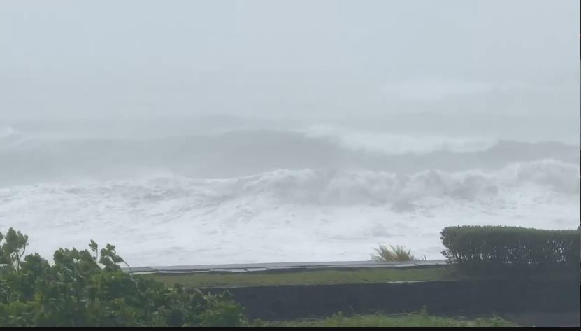 快新聞/宜蘭冬山鄉淪水鄉澤國!大面積淹水蓋滿路面 南方澳也頻傳災情
