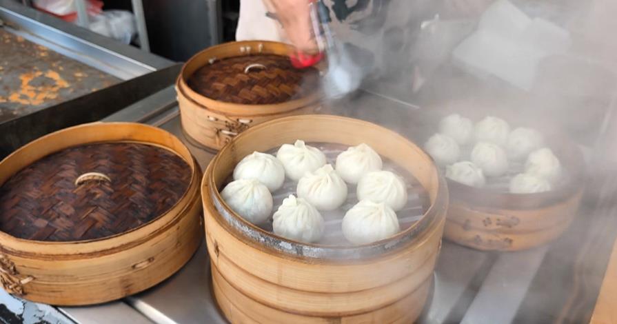 台中湯包「一分熟」腥味衝腦門 民眾吞下肚掛急診、店家致歉願賠償