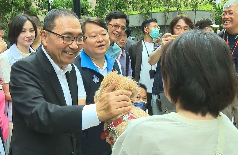 「新北社宅十年有成」專書發表 侯友宜邀社宅住戶共襄盛舉