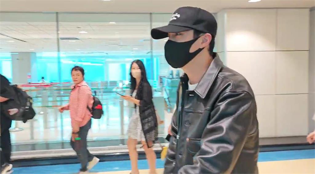 快新聞/防彈j-hope、蘇志燮、NCT WISH來台灣了! 超禮貌點頭揮手致意