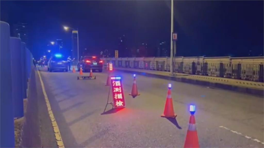 警察臨檢要「行照」！新竹阿伯聽成「先走」開騎　慘遭2警拔槍壓制結局曝光