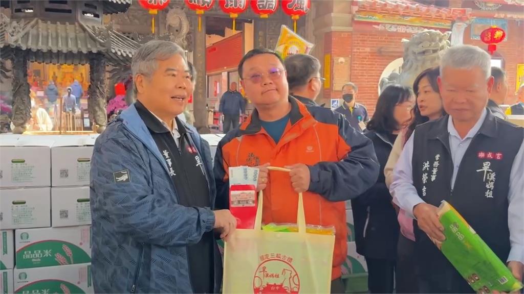 媽祖愛心寒冬送暖不缺席! 台中樂成宮發福袋送生活物資