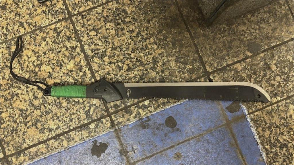 紐約地鐵月台濺血！　凶嫌持刀砍3名長者遭警擊斃