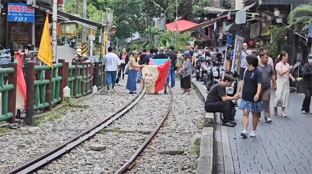 林志玲平溪放天燈挨罰！本人親回：會乖乖繳罰單