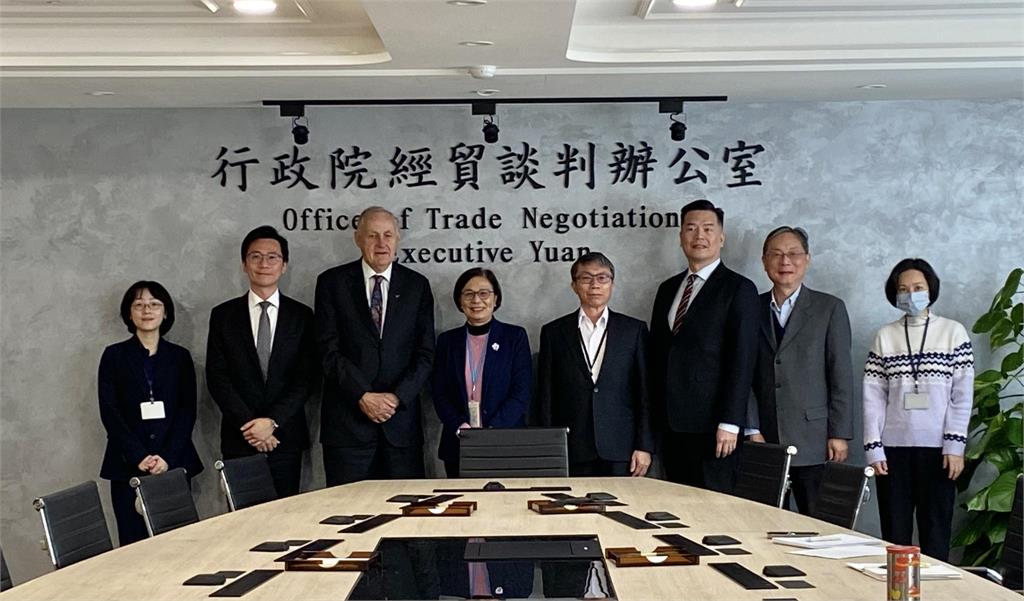 快新聞/吹哨者再發文!顏慧欣家屬傳婉拒一級功勳獎章 楊珍妮立院請假未正面回應