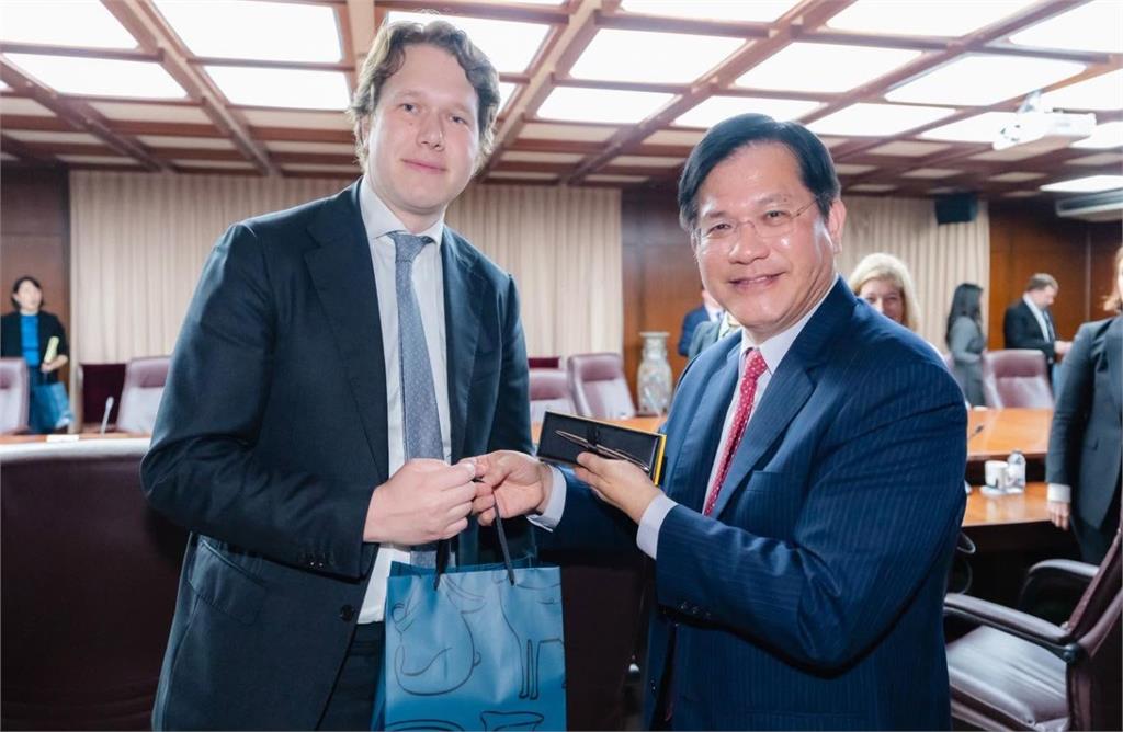 快新聞／美智庫發文示警！習近平利用川普挑撥台美關係　擬「不戰而取」台灣