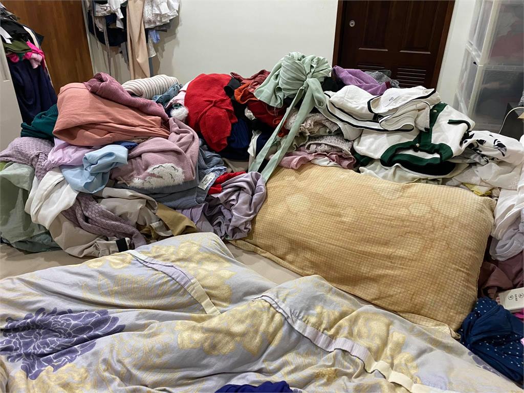 高嘉瑜整理房間喊「煥然一新」 網看照片崩潰:枕頭怎麼還在…