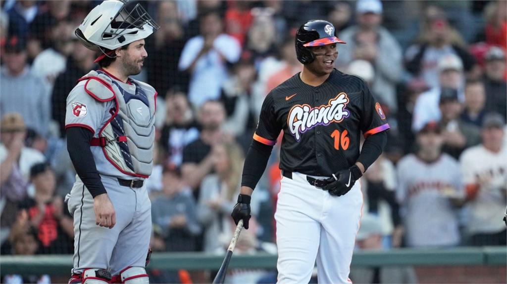 MLB(影)/重砲迪佛斯轉戰巨人初登場!4打數2安打展現融入新球隊決心