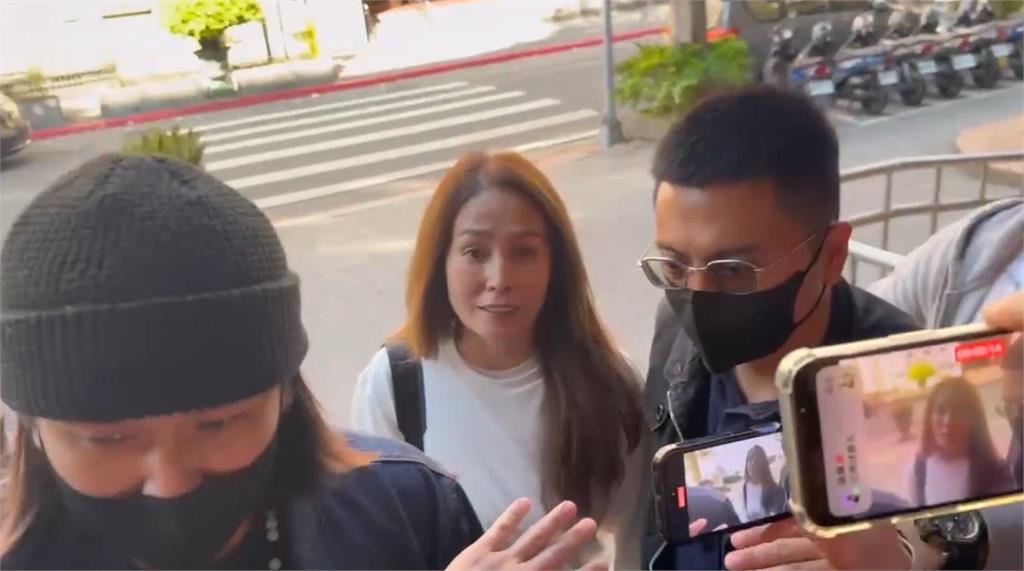 快新聞/高金素梅過年前再赴北檢畫面曝!接受複訊說明涉貪3案