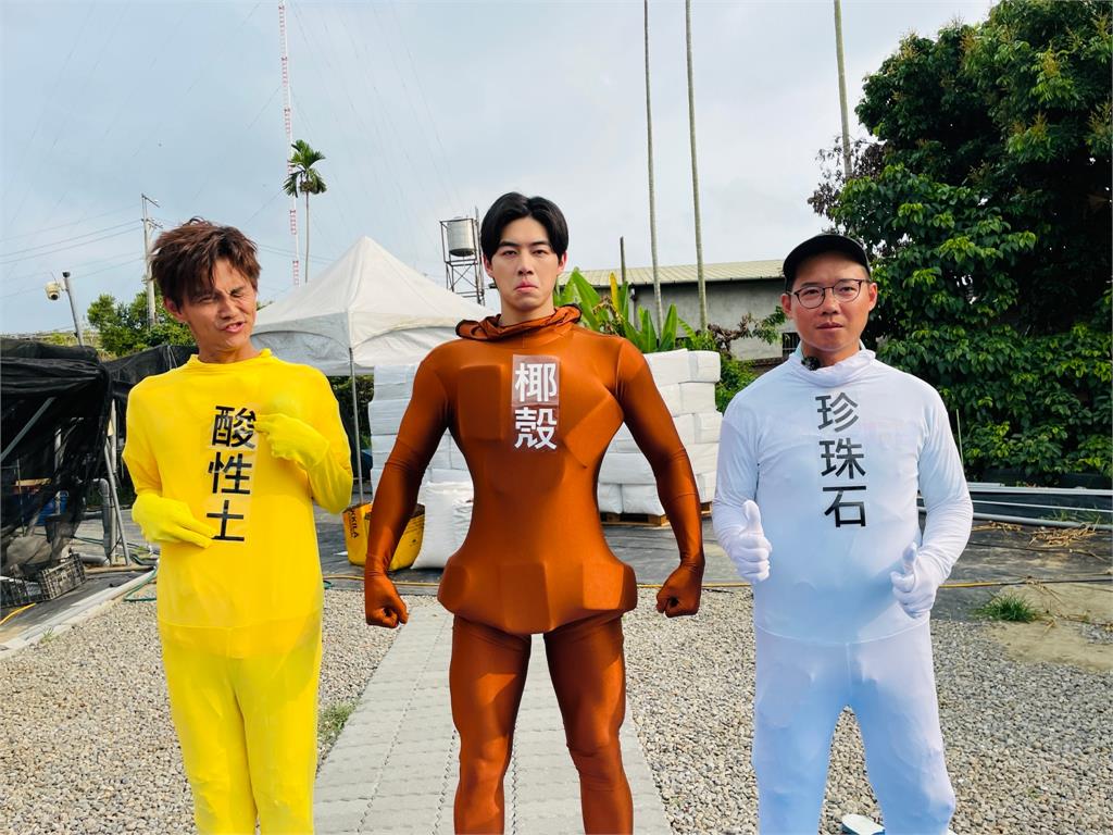 楊繡惠體驗吃藍莓!直呼「回春」秀出年輕照猶如楊紫瓊在節目曝光