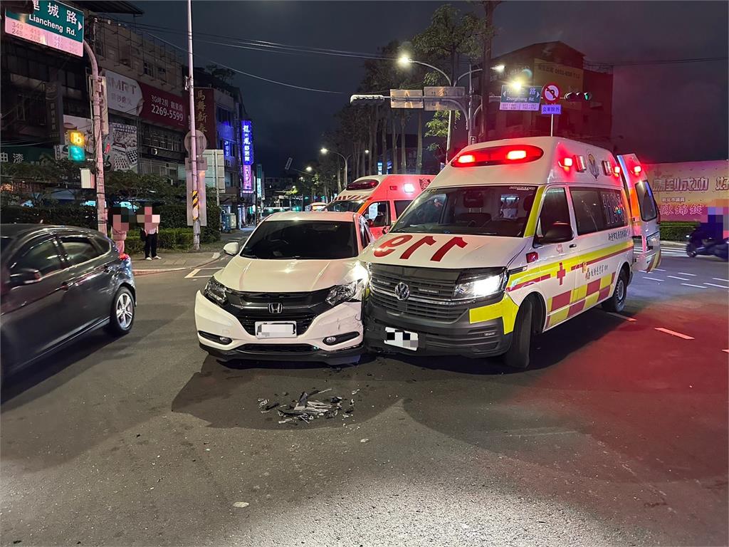 快新聞／沒聽見鳴笛聲？救護車執勤遭猛撞　女駕駛下場曝光：恐罰3600以上