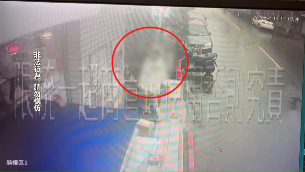 貨到不付款真偷竊! 女鑽入超商自助區偷包裹被逮...還持有毒品