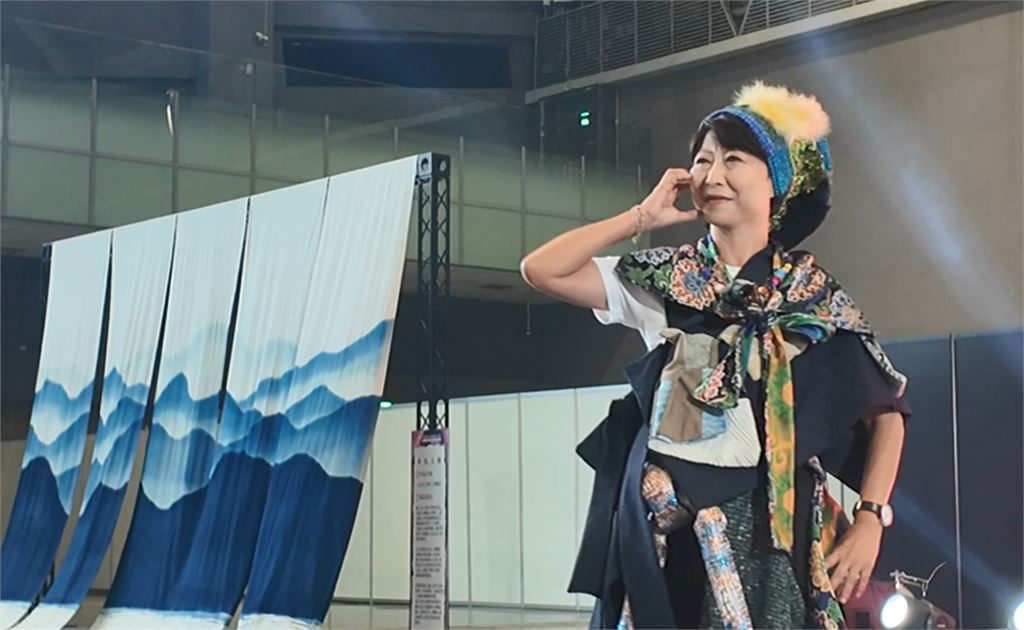 國際時尚產業展！　陳亭妃穿「廟宇錦繡」服裝走秀