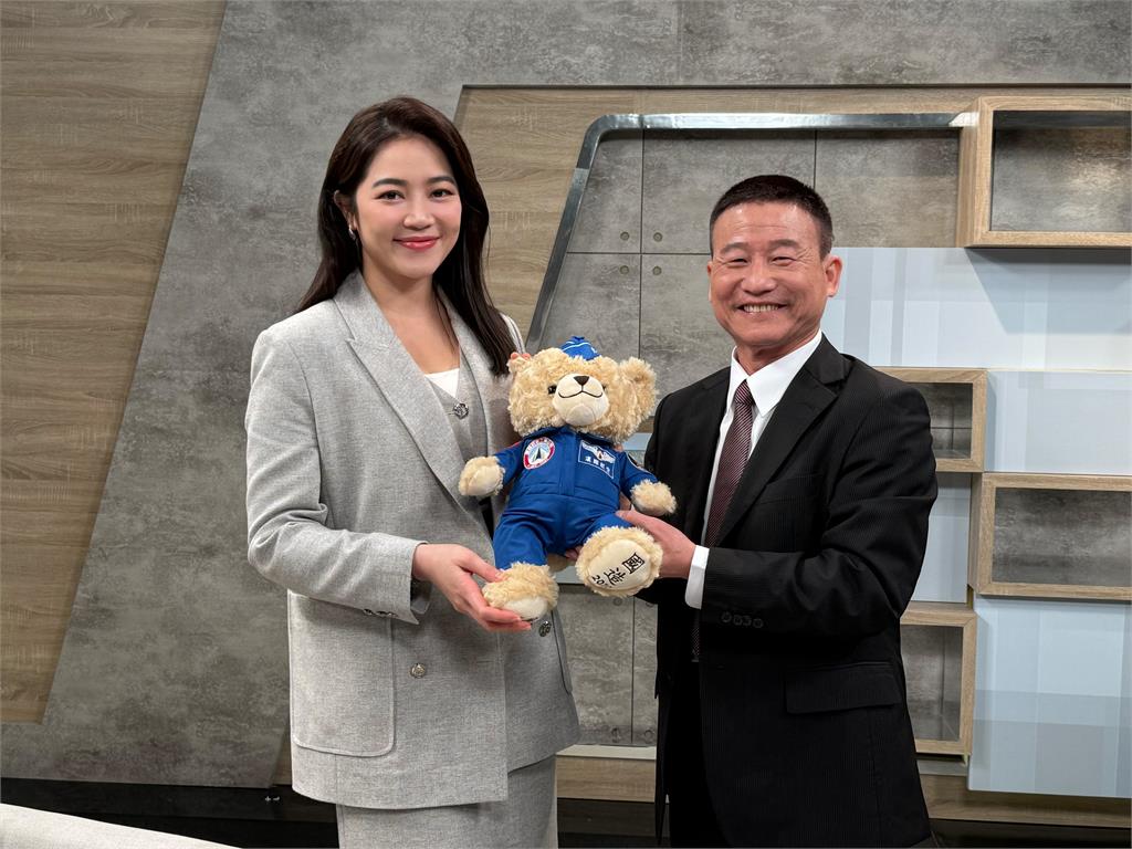 拉法葉艦弊案致外交危機 曹進平靠"刻意巧遇"突圍