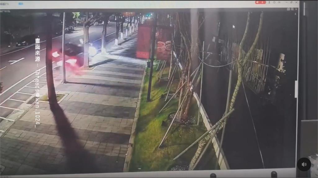 台南除夕嚴重車禍 轎車高速逆向撞機車3人受傷