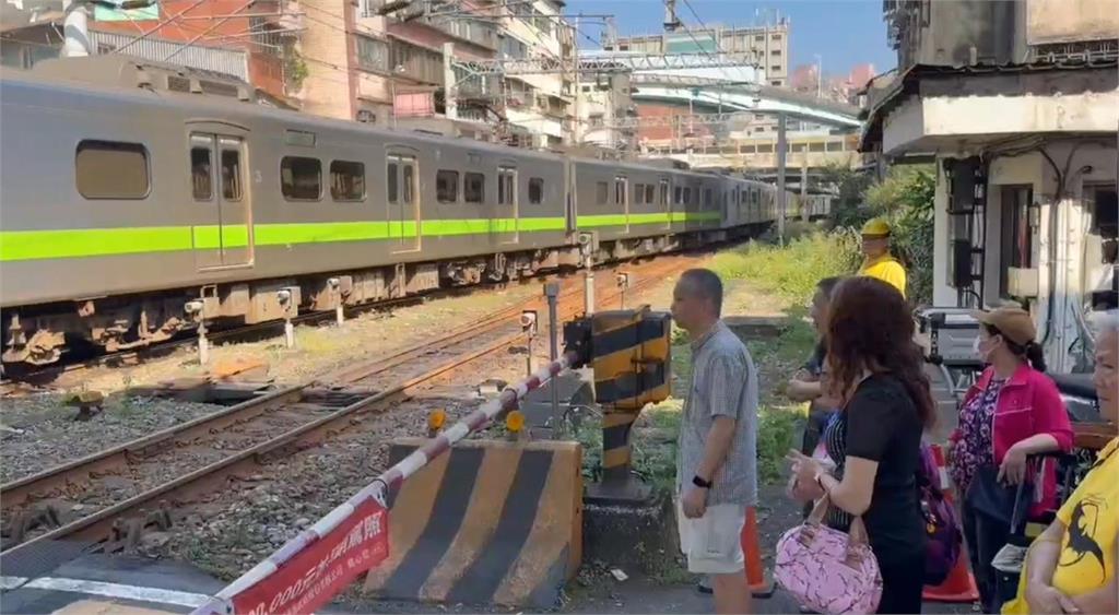 快新聞／台鐵基隆站「號誌故障」！北上南下車延誤　這時恢復正常