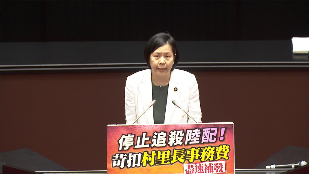 被爆私下哭窮「還要養小孩」？　李貞秀全身名牌現身中評會