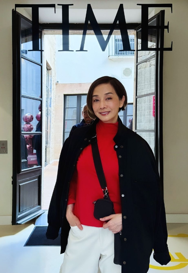 《家有囍事》表姑媽賣力健身「掉出超兇身材」!63歲真實狀態網嚇爛:太誇張