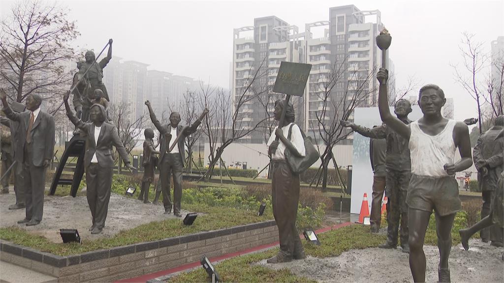 快新聞/台灣人民公共藝術在《民視》揭幕 葉菊蘭:用藝術記錄台灣人追求自由民主