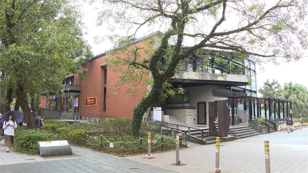 控台大丁副校長不當解雇　勞工社闖課堂抗議