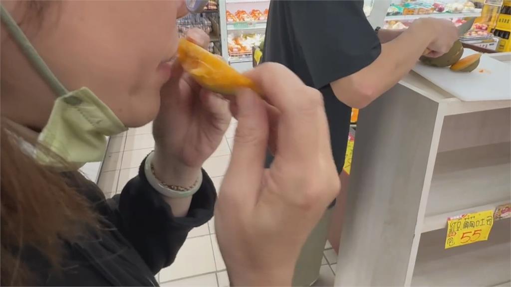 屏東九如農會引進"椰柿"5年首次收成 一顆要價500元