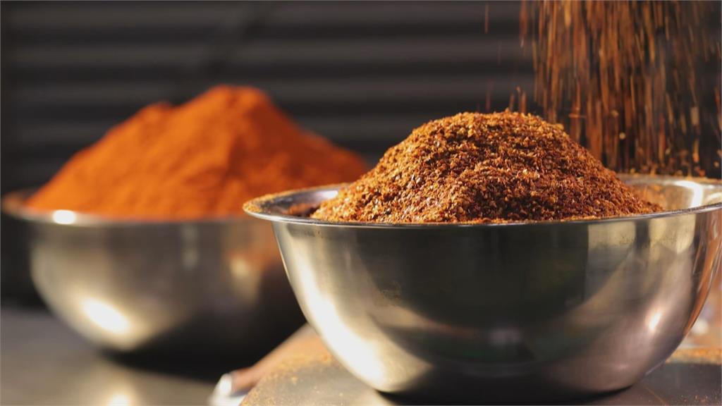 藝人愛雅跨足餐飲賣「素食麻辣鍋」　創業契機為思念母親