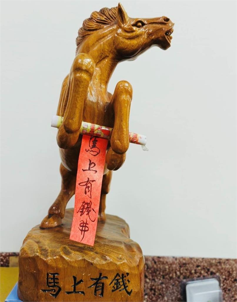 貓的報恩真的來了？男大生靠AI靈感刮中百萬！